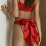 Красные трусики с большим атласным бантом сзади Красные трусики с большим атласным бантом сзади