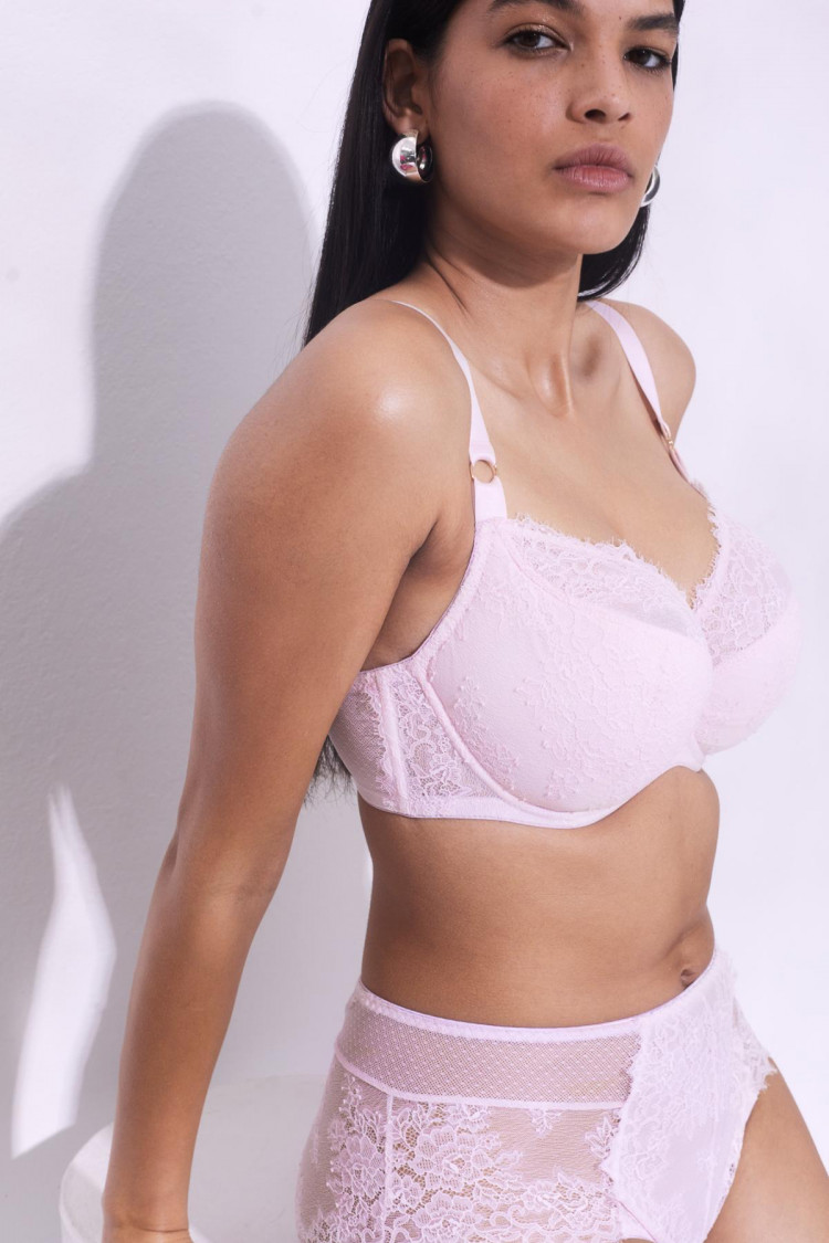 Бюстгальтер Hush Blush с чашками +size на уплотнителе 