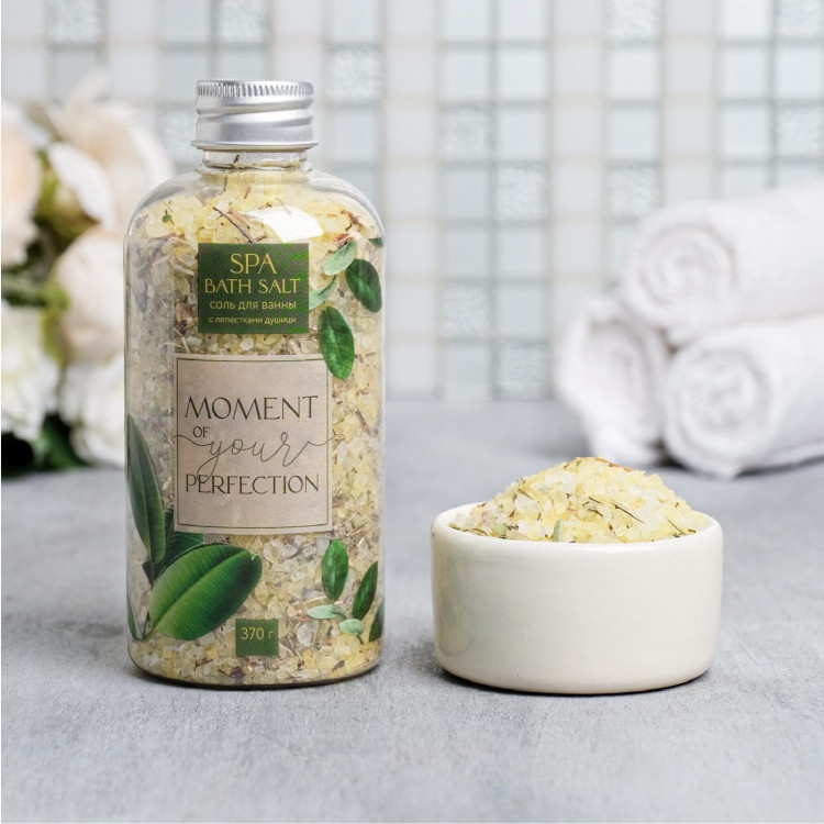 Расслабляющая соль для ванны Moment Of Your Perfection с лепестками душицы - 370 гр. 