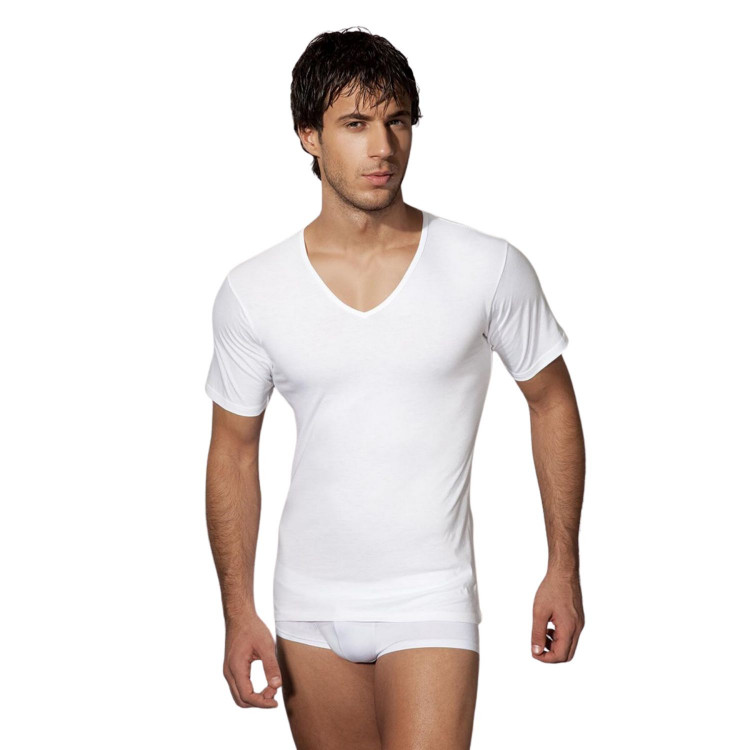 Классическая футболка из хлопка с V-образным вырезом Doreanse Cotton Basic 