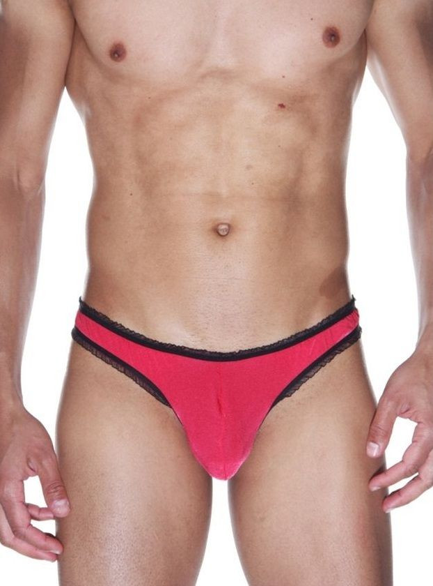 Красные мужские трусы-бразилиана с черной рюшевой отделкой 